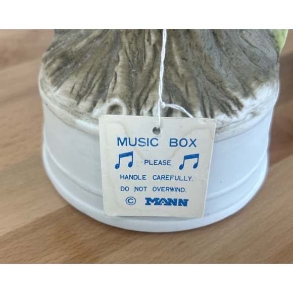 Yellow Bird With Music Box Playing "The Way We Were" Porcelain Figurine 7" - Picture 9 of 9